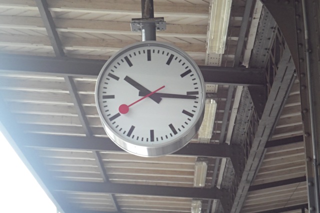 Horloge Mondaine, gare de Montreux ©LBFQR